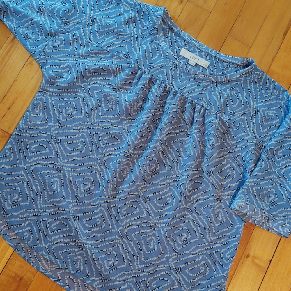 Loft Blue Geometric Print Lightweight XSP Blous